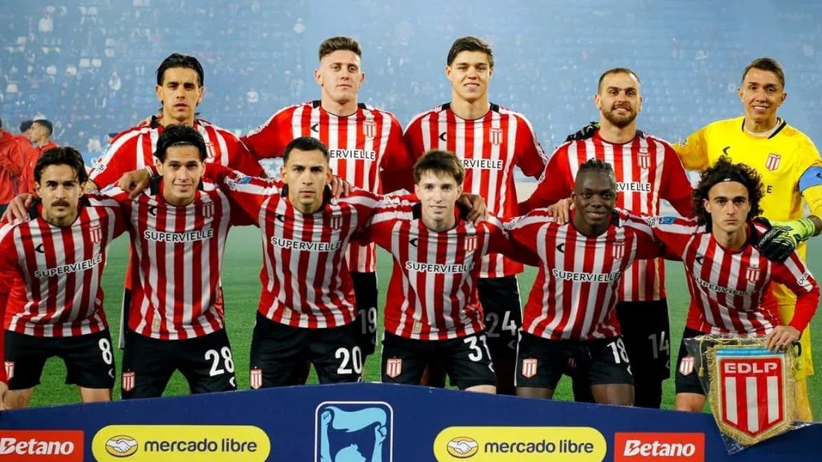 Equipo de Estudiantes L.P. en la alineación