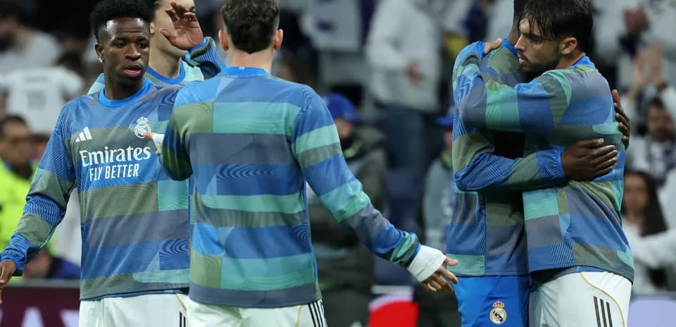 Jugadores del Real Madrid en la zona de calentamiento