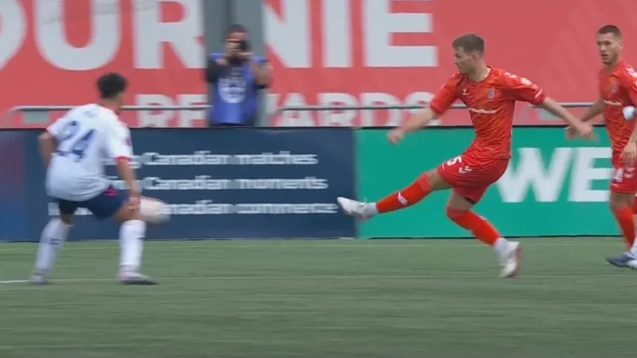 Jugador de Supra du Quebec en acción