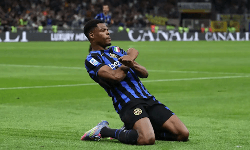 Jugador de Inter de Milán celebrando un gol