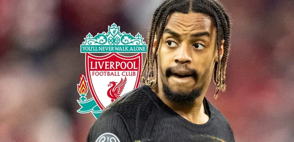 Jugador de Liverpool en acción durante un partido