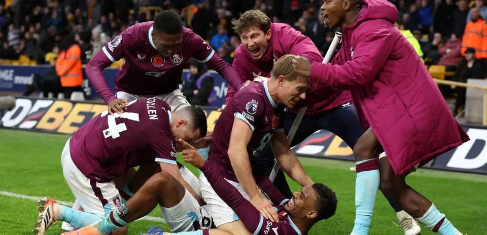 Celebración de gol de Burnley en el partido