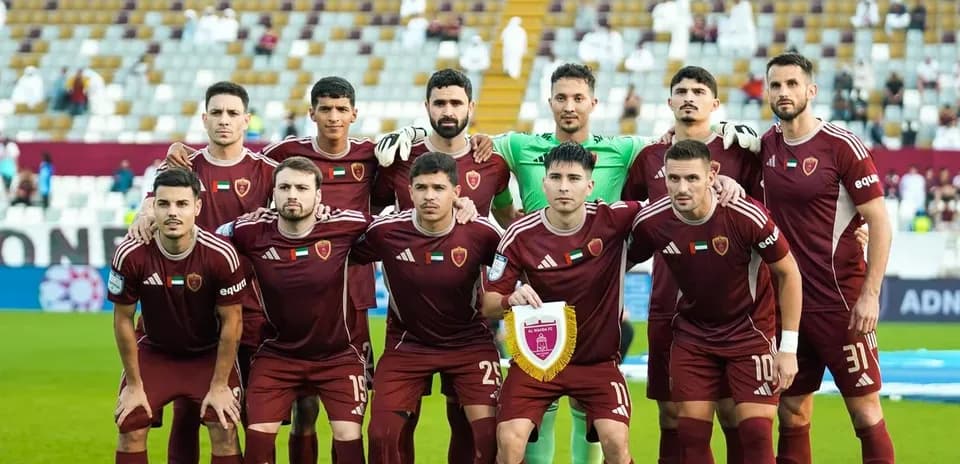 Equipo de Al Wahda U23 en el estadio