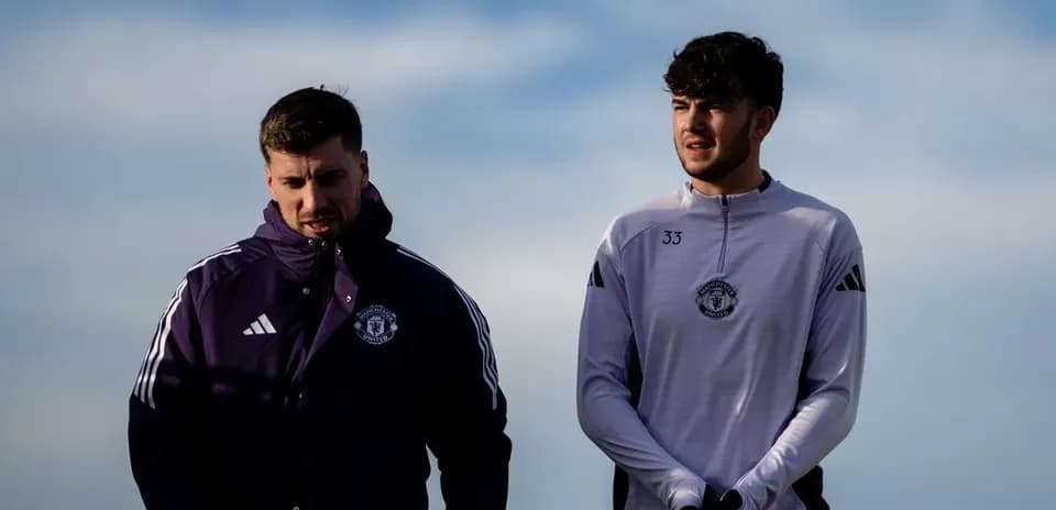 Dos jugadores de Manchester United en la sesión de entrenamiento