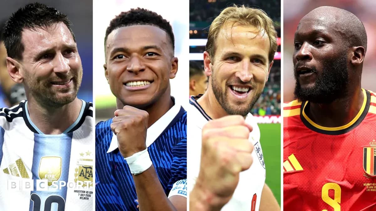 Cuatro futbolistas levantando el puño en celebración