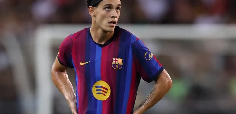 Jugador de Barcelona en el campo durante el partido