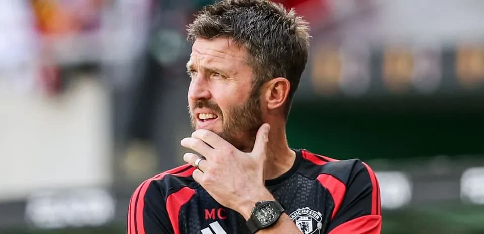 Entrenador de Manchester United en la línea de banda