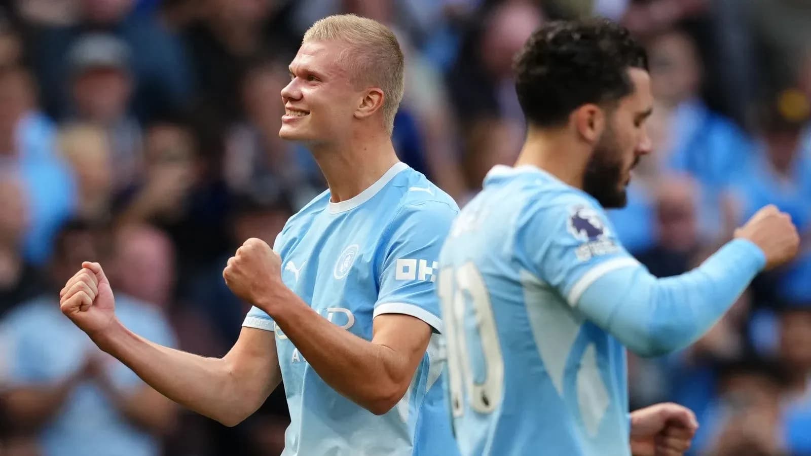 Jugadores de Manchester City celebrando un gol
