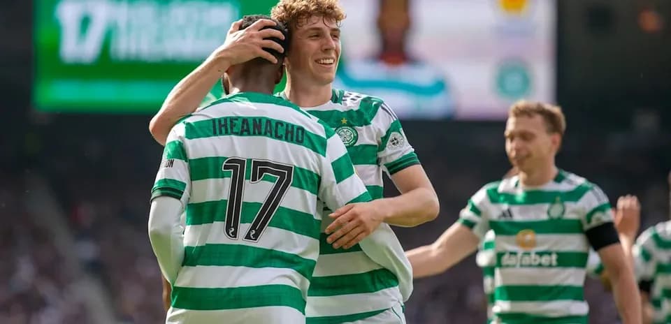 Jugadores de Celtic celebrando un gol en el partido