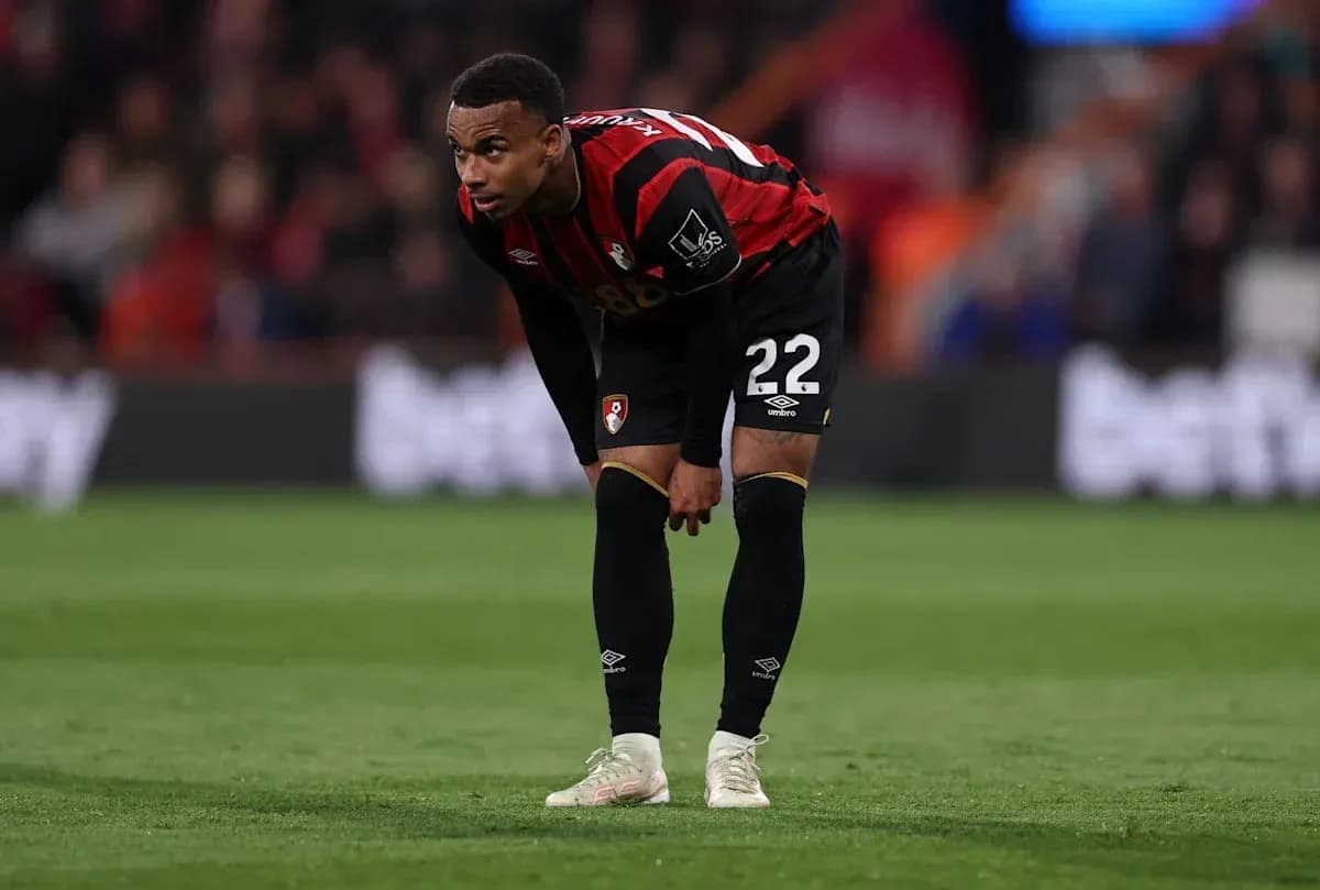 Jugador de Bournemouth en acción durante el partido
