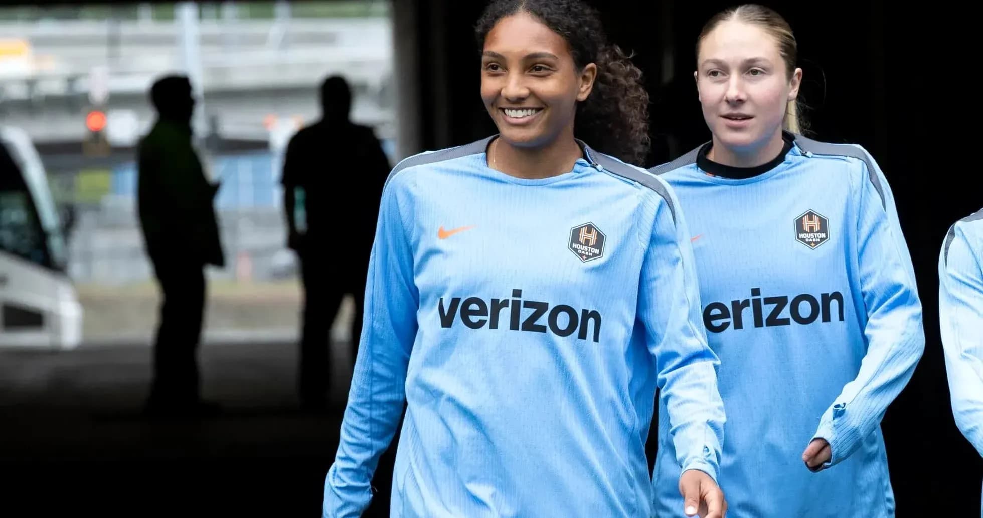 Jugadoras del Houston Dash preparándose para el partido
