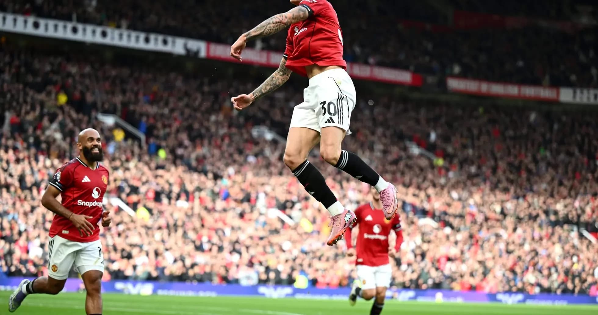 Jugador de Manchester United celebrando un gol