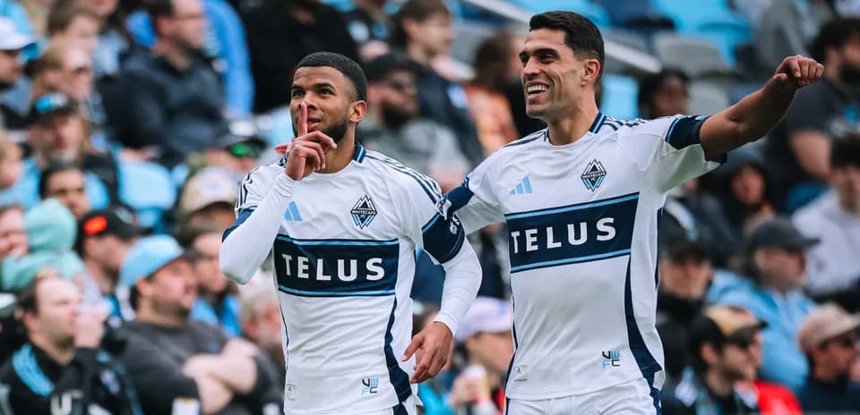 Jugadores de Vancouver Whitecaps II celebrando un gol