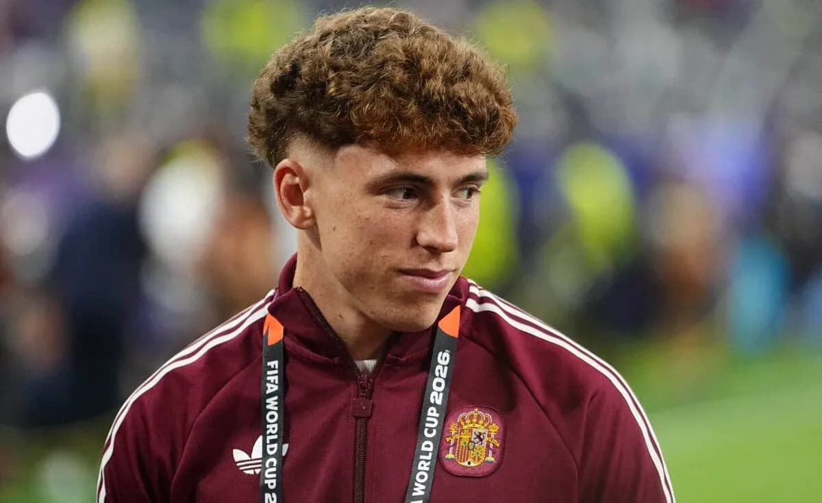 Jugador con chaqueta de la selección española en el Mundial