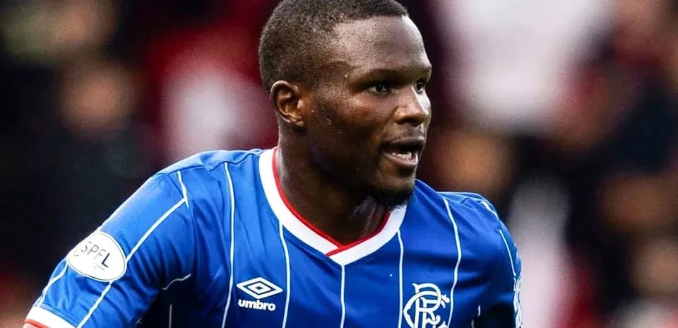 Jugador de Rangers corriendo durante un partido