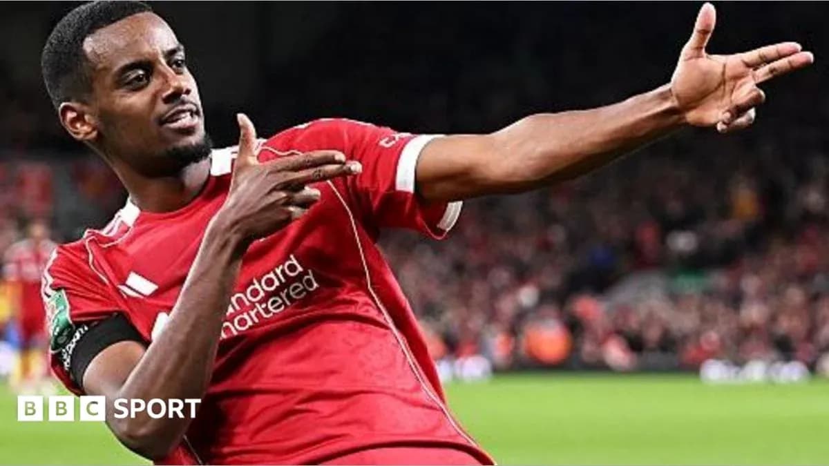 Jugador de Liverpool celebrando un gol en el campo
