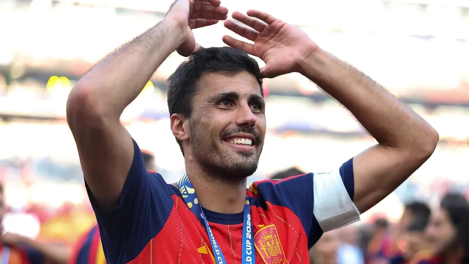 Jugador celebrando con medalla en la Copa del Mundo