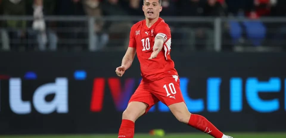 Jugador suizo en acción durante el partido