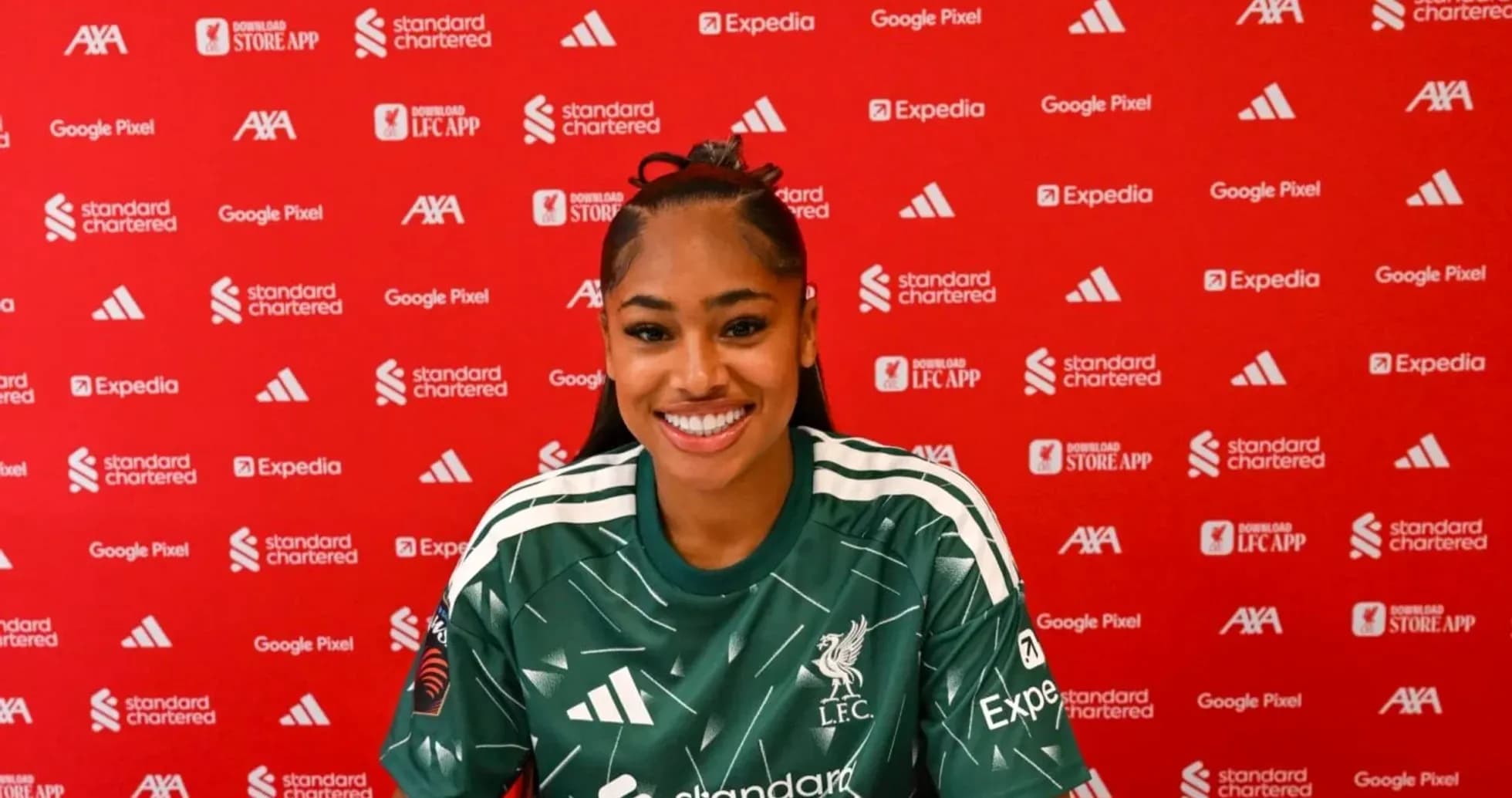 Jugadora de Liverpool en conferencia de prensa