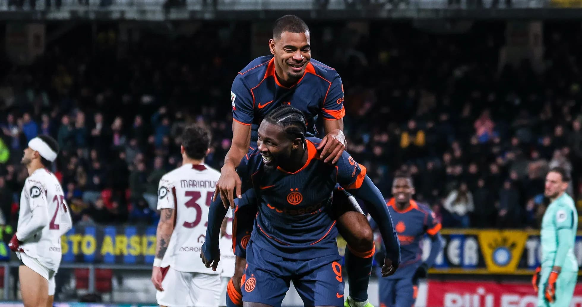 Jugadores de Montpellier celebrando un gol en el partido