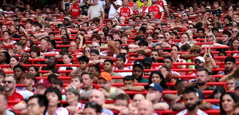 Multitud de aficionados en el estadio durante partido