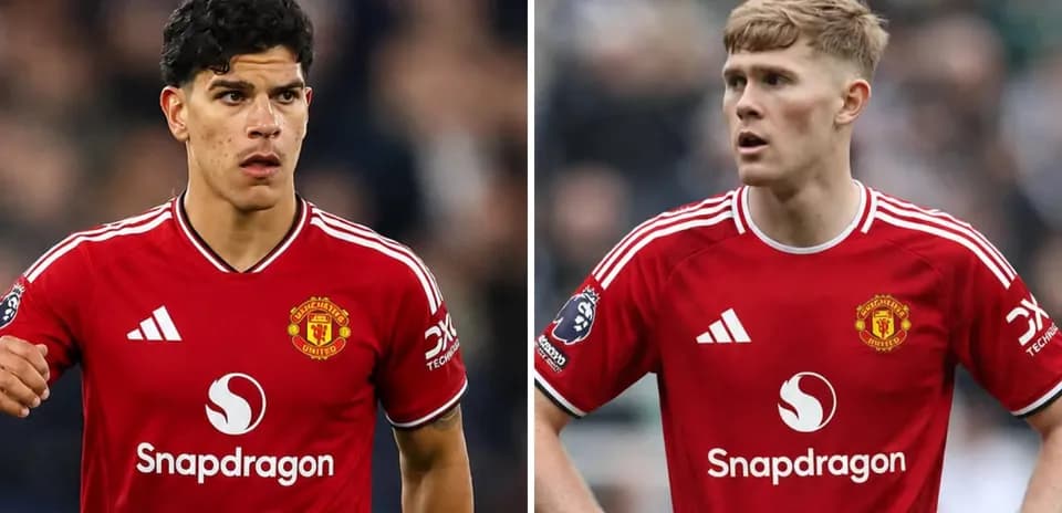 Dos jugadores de Manchester United en campo