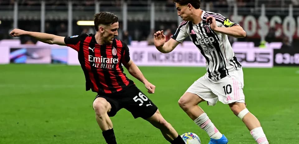 Jugadores de Juventus y AC Milan en acción