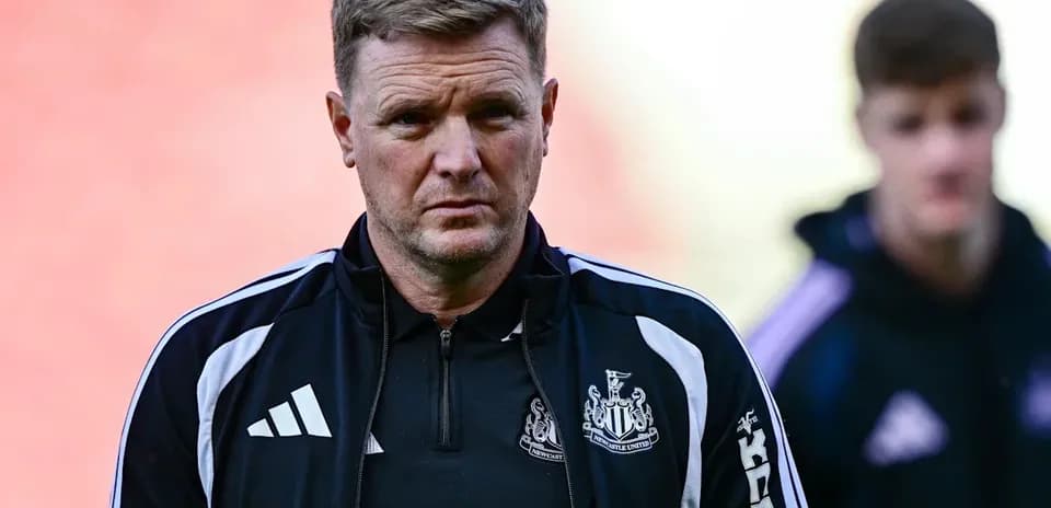 Entrenador de Newcastle United en el campo