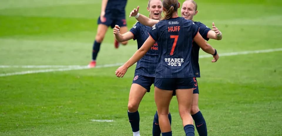 Jugadoras de Chicago Red Stars celebrando un gol