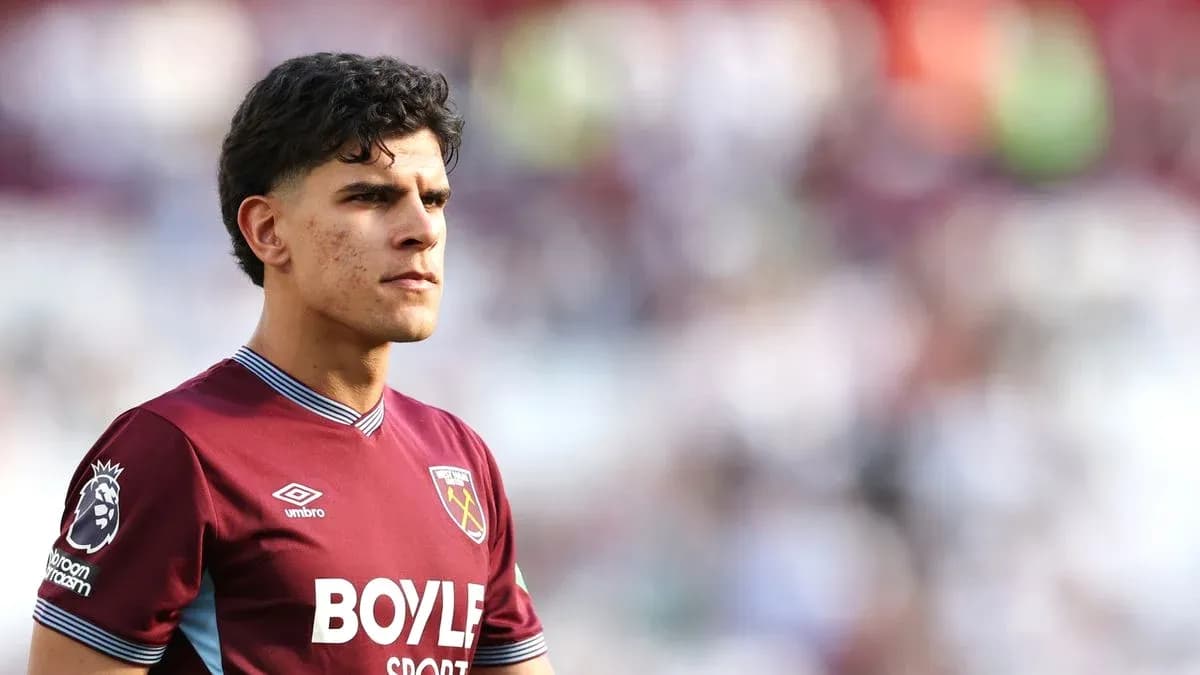 Jugador de West Ham en el campo durante un partido