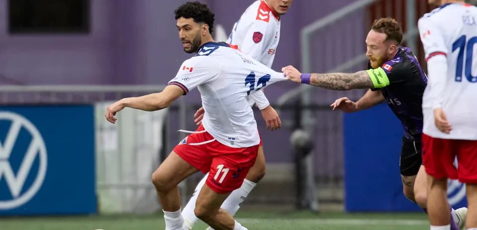 Jugador de Supra du Quebec en acción