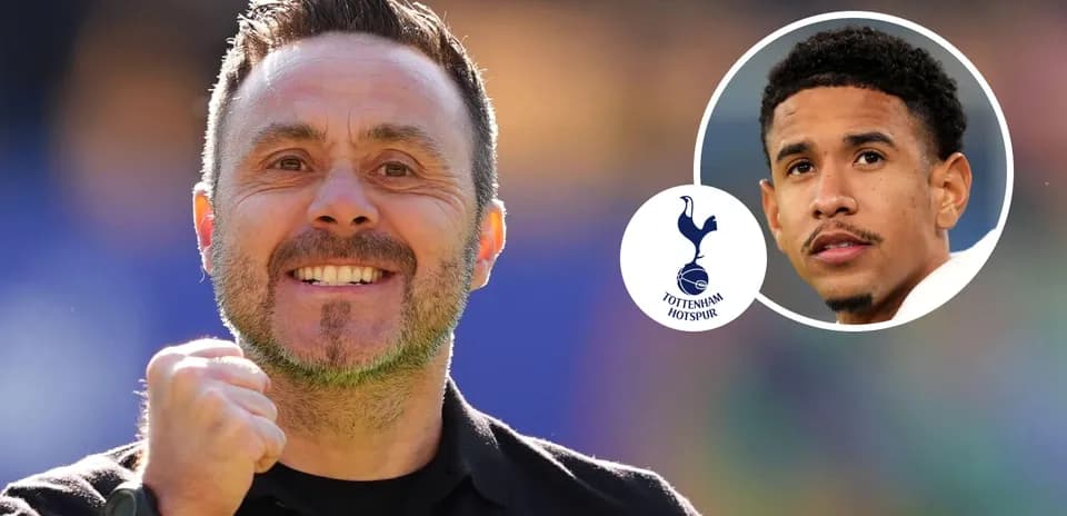 Entrenador sonriente de Tottenham Hotspur con jugador destacado