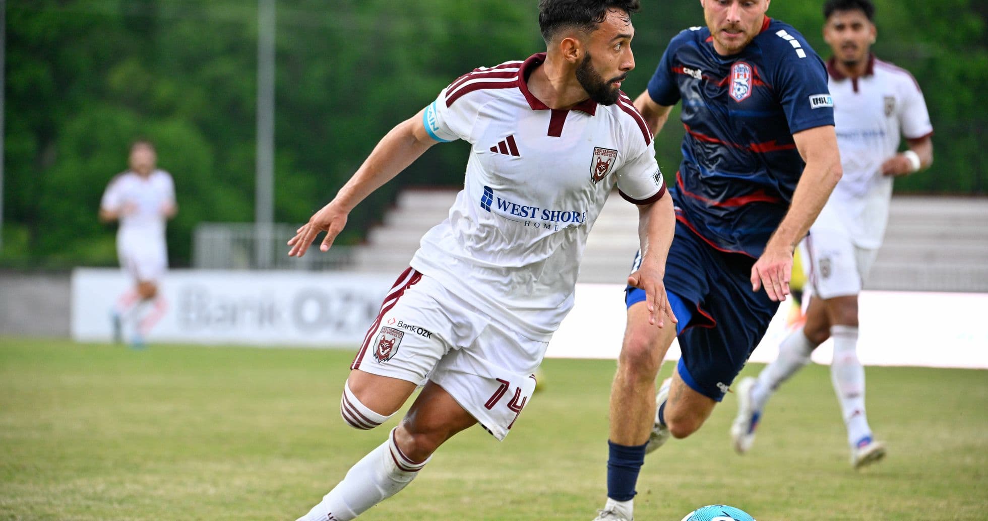 Jugador de Knoxville driblando en el partido