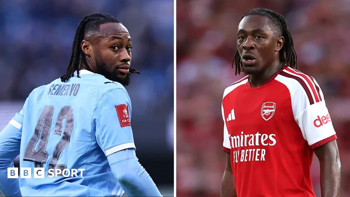 Jugadores Semenyo y Nketiah en sus respectivos uniformes