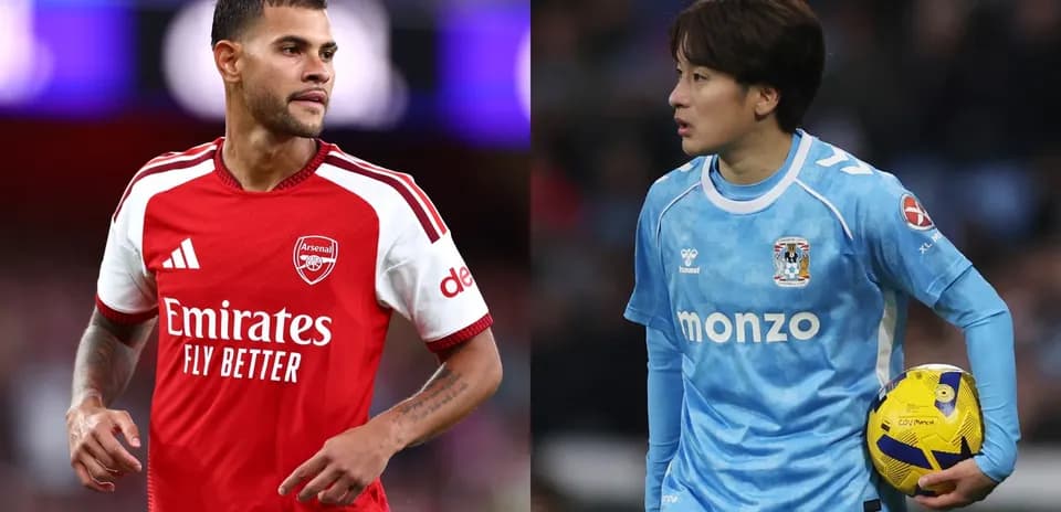 Jugadores de Arsenal y Coventry durante el partido