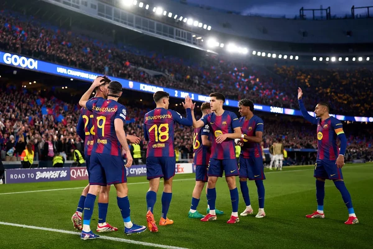 Jugadores del FC Barcelona celebrando un gol en el Camp Nou