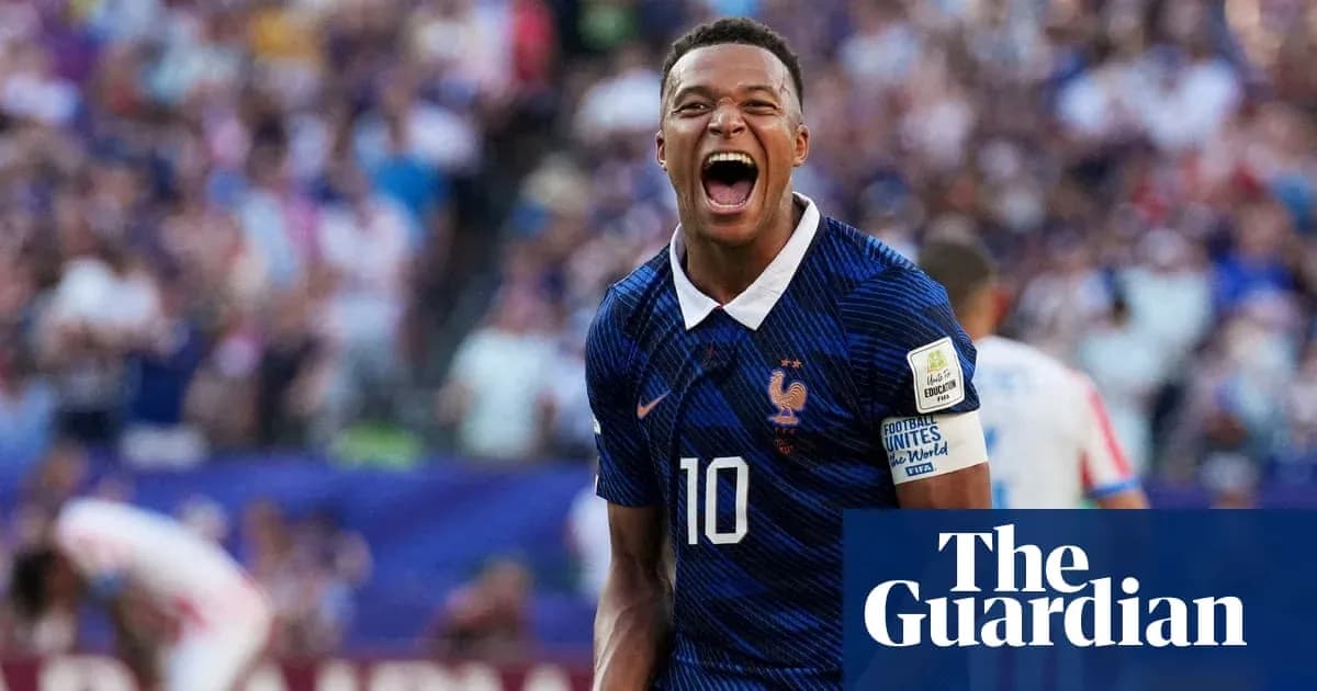 Jugador de Francia celebrando un gol en el estadio