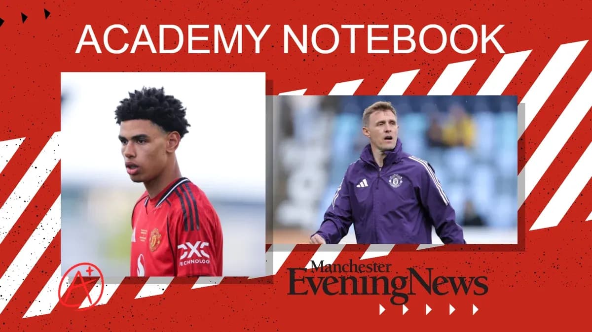 Jugador de Manchester United y entrenador en el campo