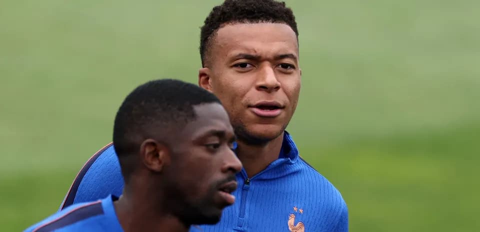 Jugadores de Francia durante sesión de entrenamiento