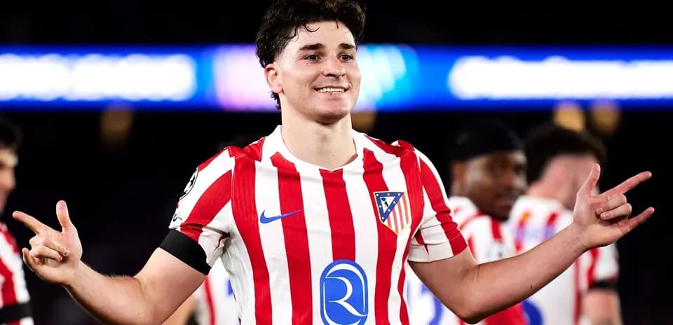 Jugador de Atlético de Madrid celebrando con gestos