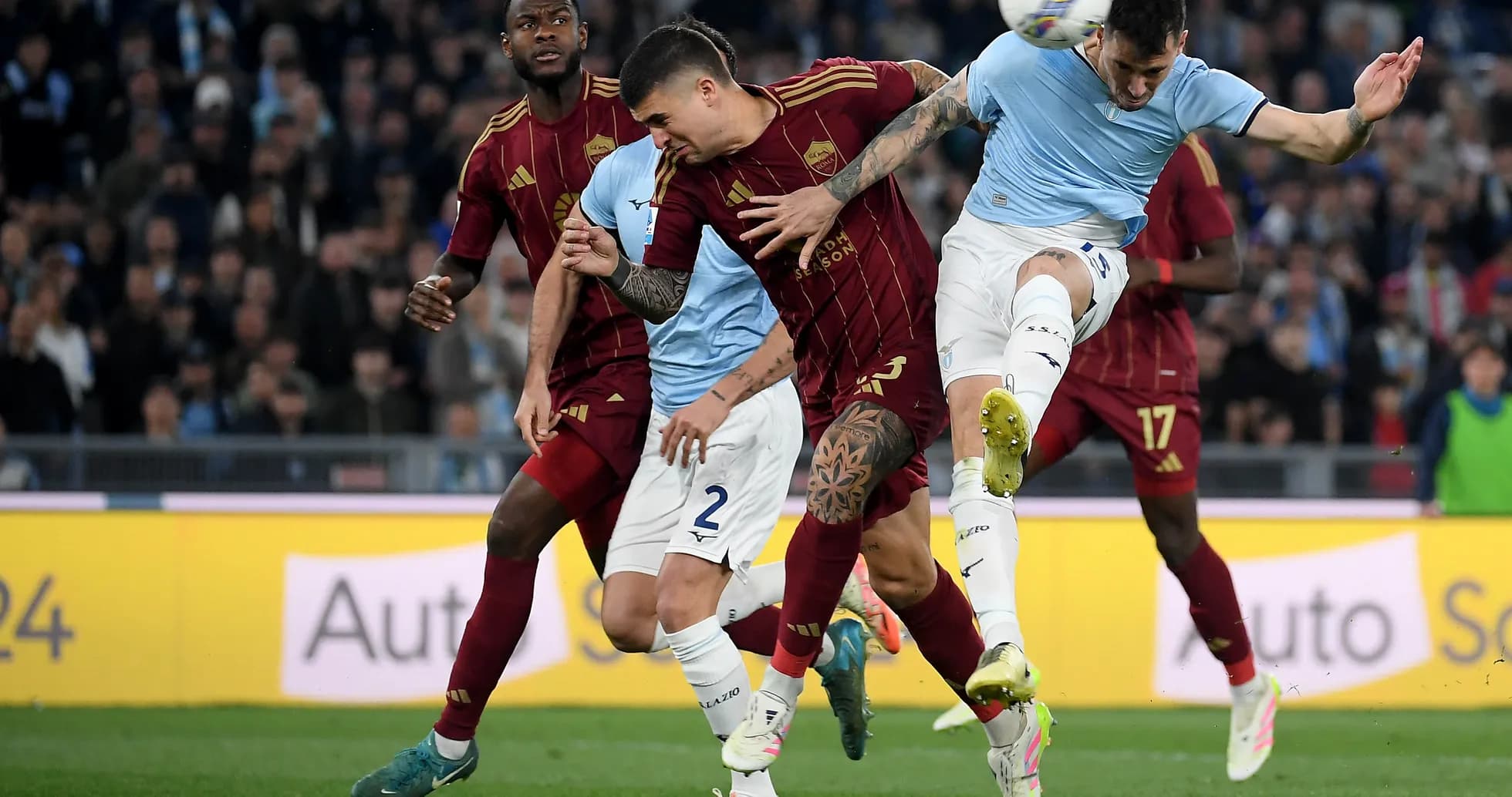 Acción del partido AS Roma contra Lazio