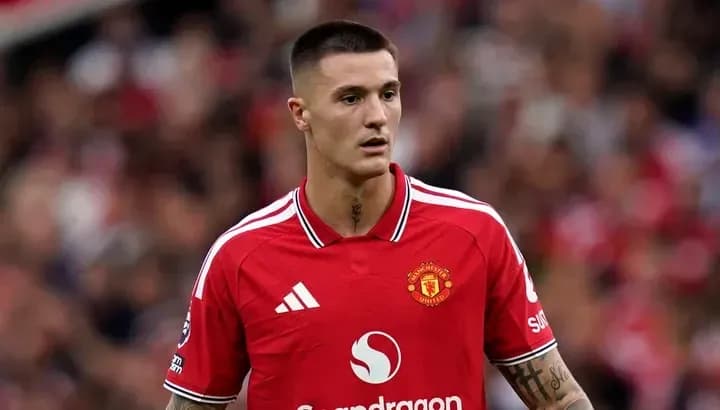 Jugador de Manchester United en campo durante partido
