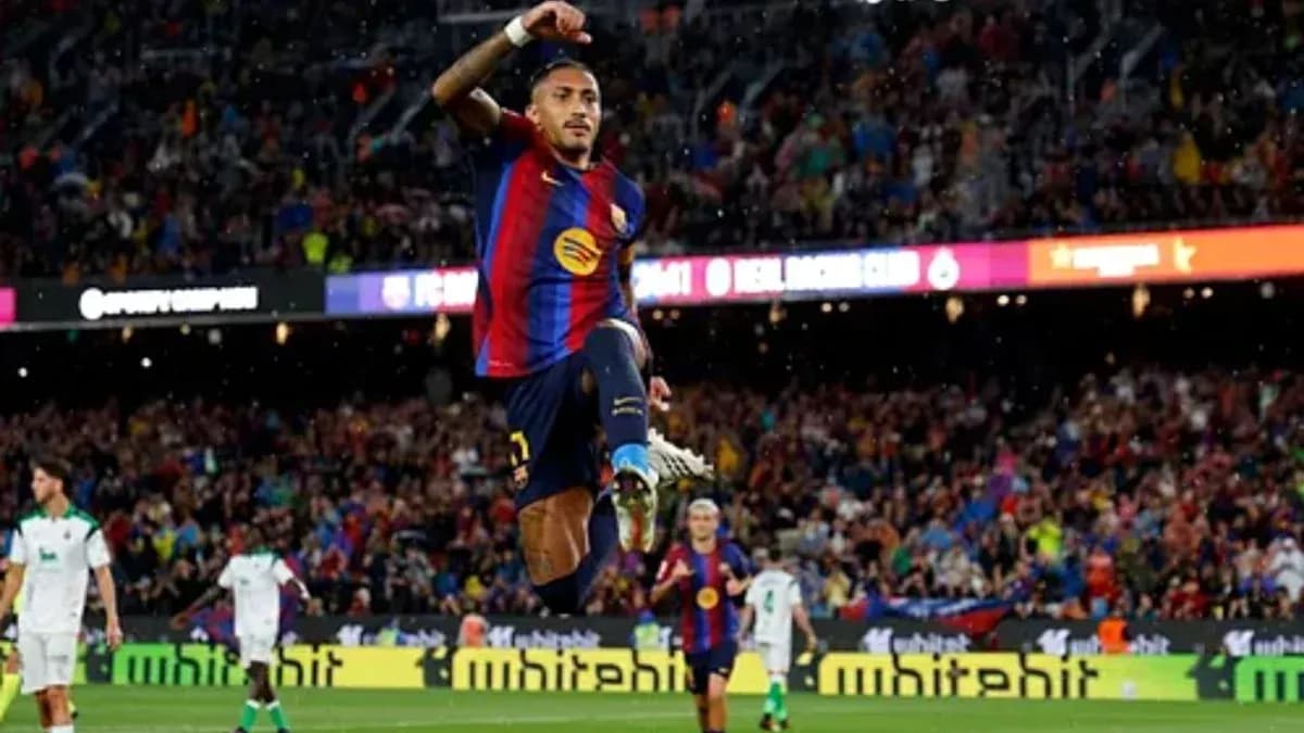 Jugador celebrando un gol en el estadio del FC Barcelona