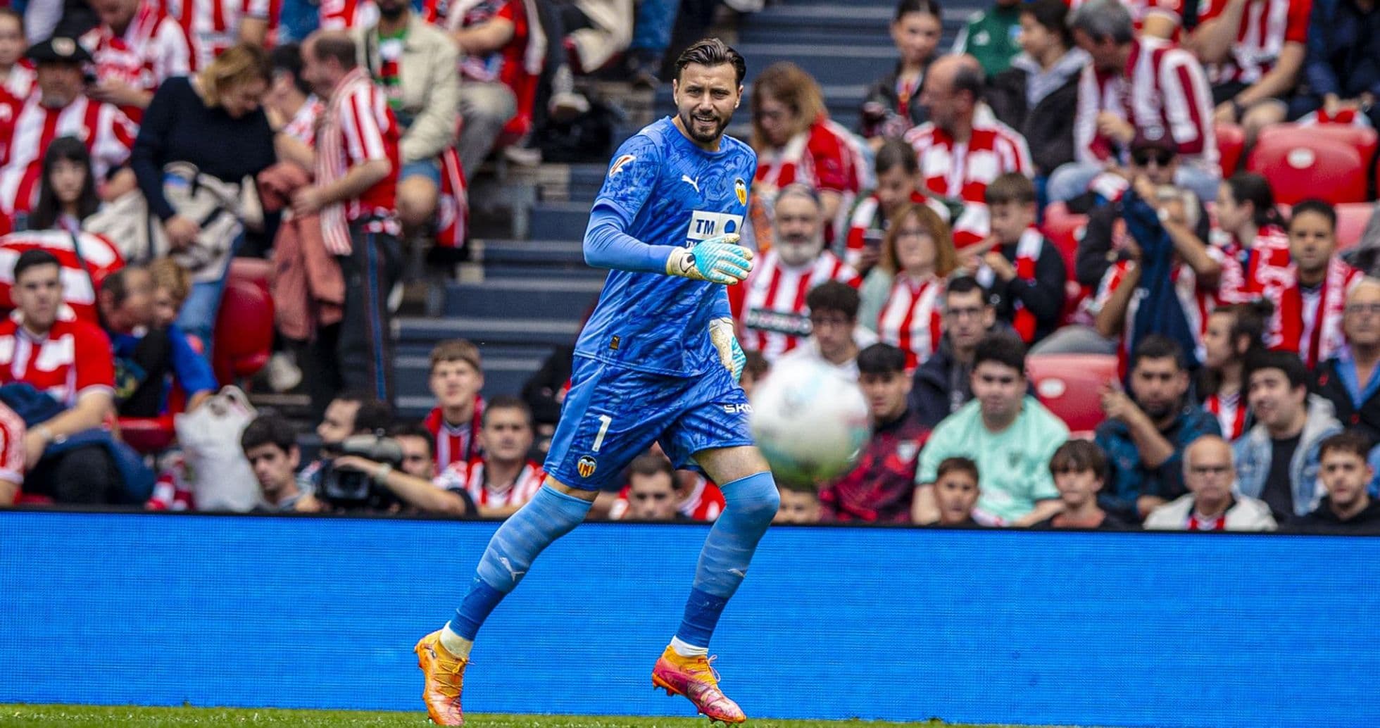 Portero de Valencia durante el partido