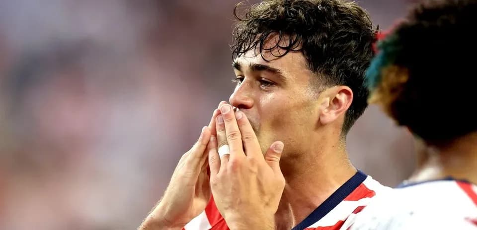 Jugador celebrando después de anotar un gol