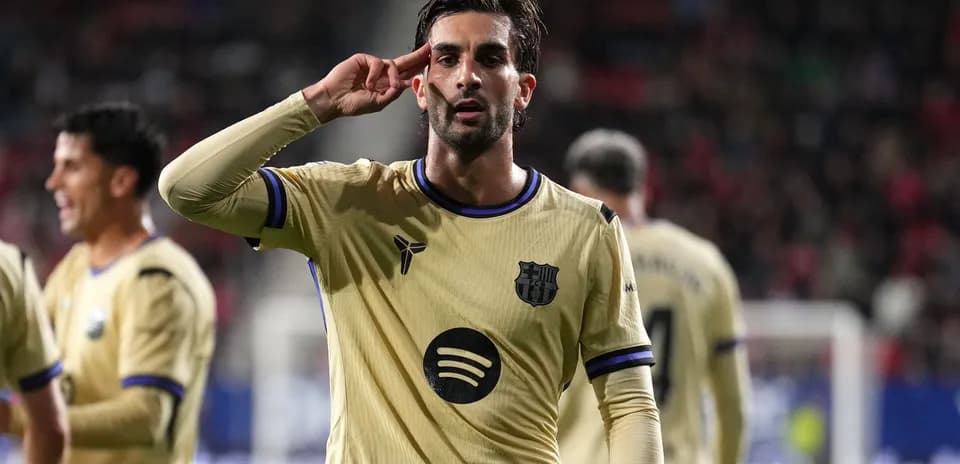 Jugador de Barcelona saludando tras un gol