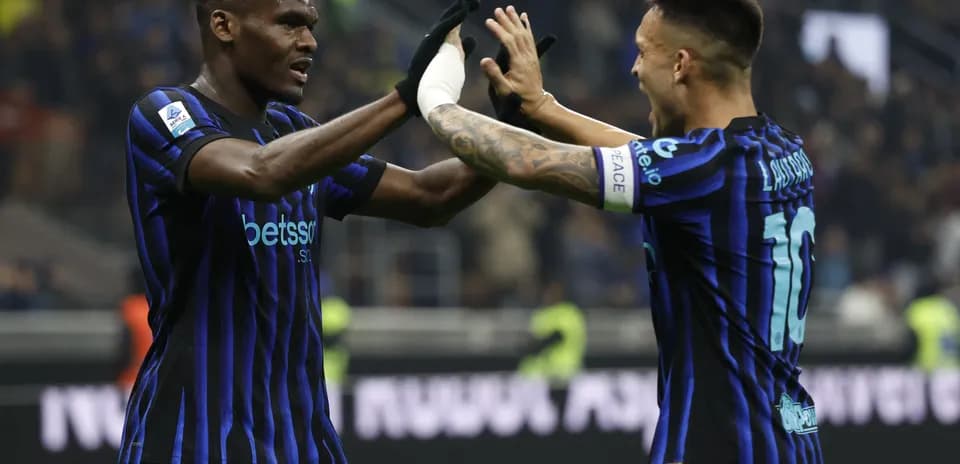 Jugadores de Inter celebrando un gol