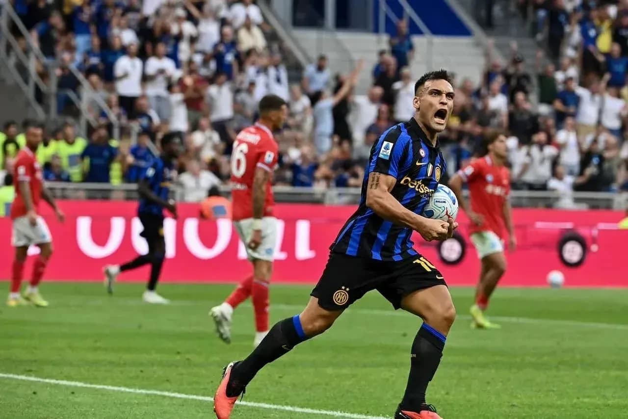 Lautaro Martínez celebrando un gol en Serie A