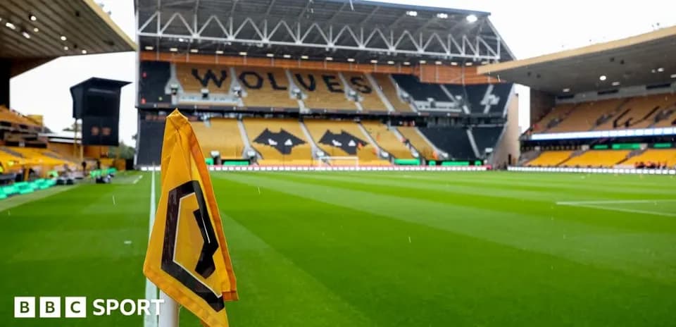 Estadio Molineux de Wolverhampton con banderín de esquina
