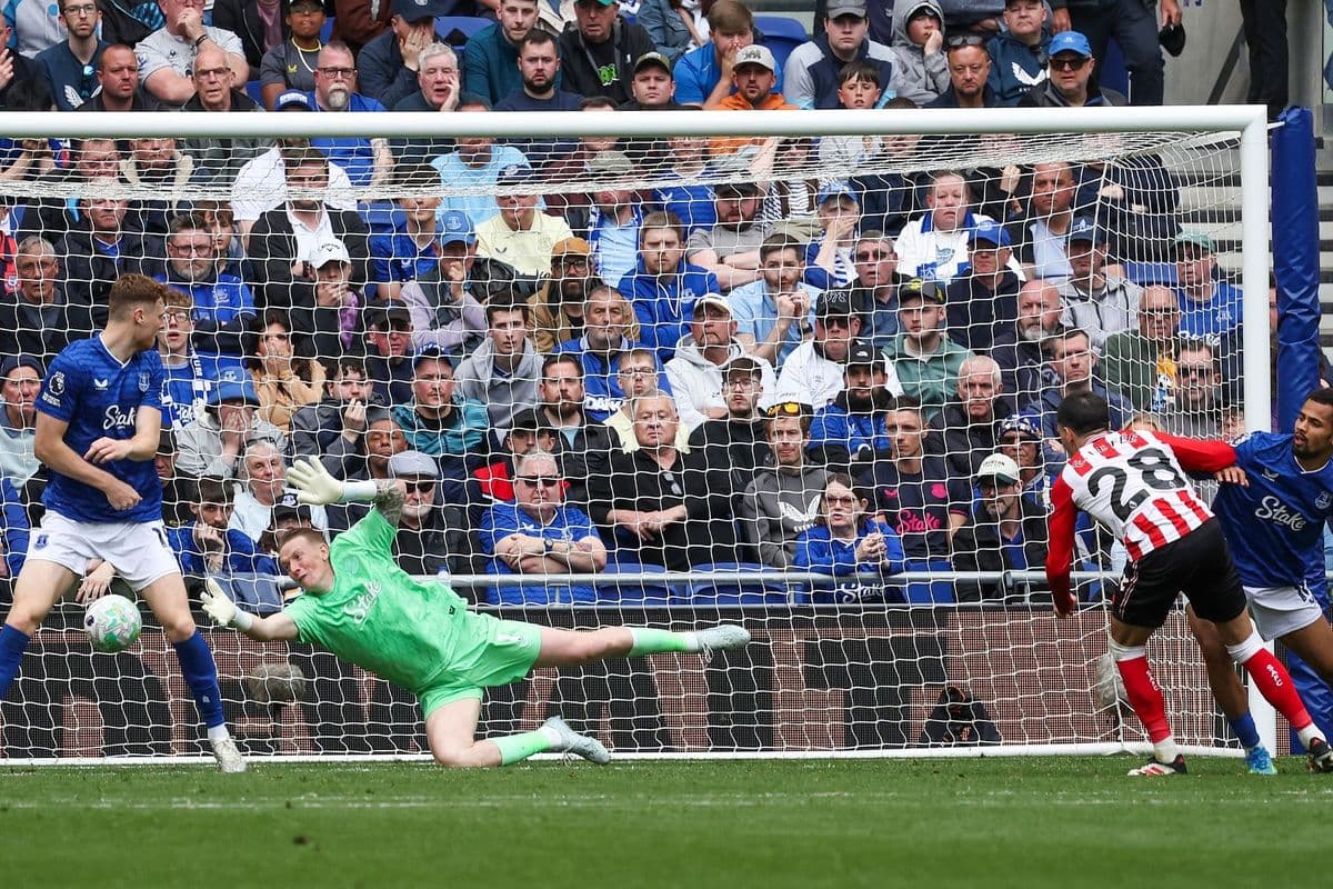 Jugador de Sunderland lanzando un penalti
